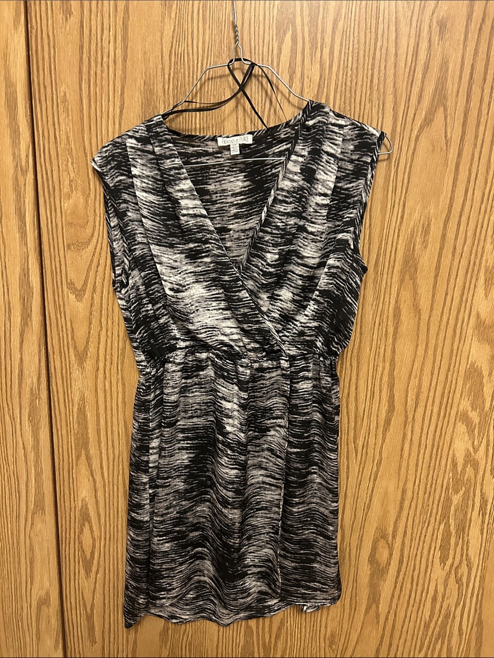 NWOT Patrons of Peace Sleeveless Black & White Wrap-Style Dress size small